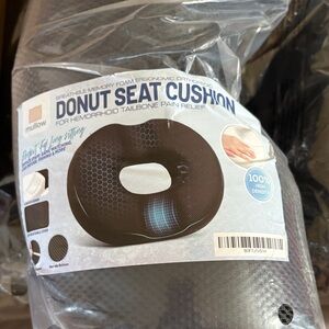 Mullow Black Donut Seat Cushion
